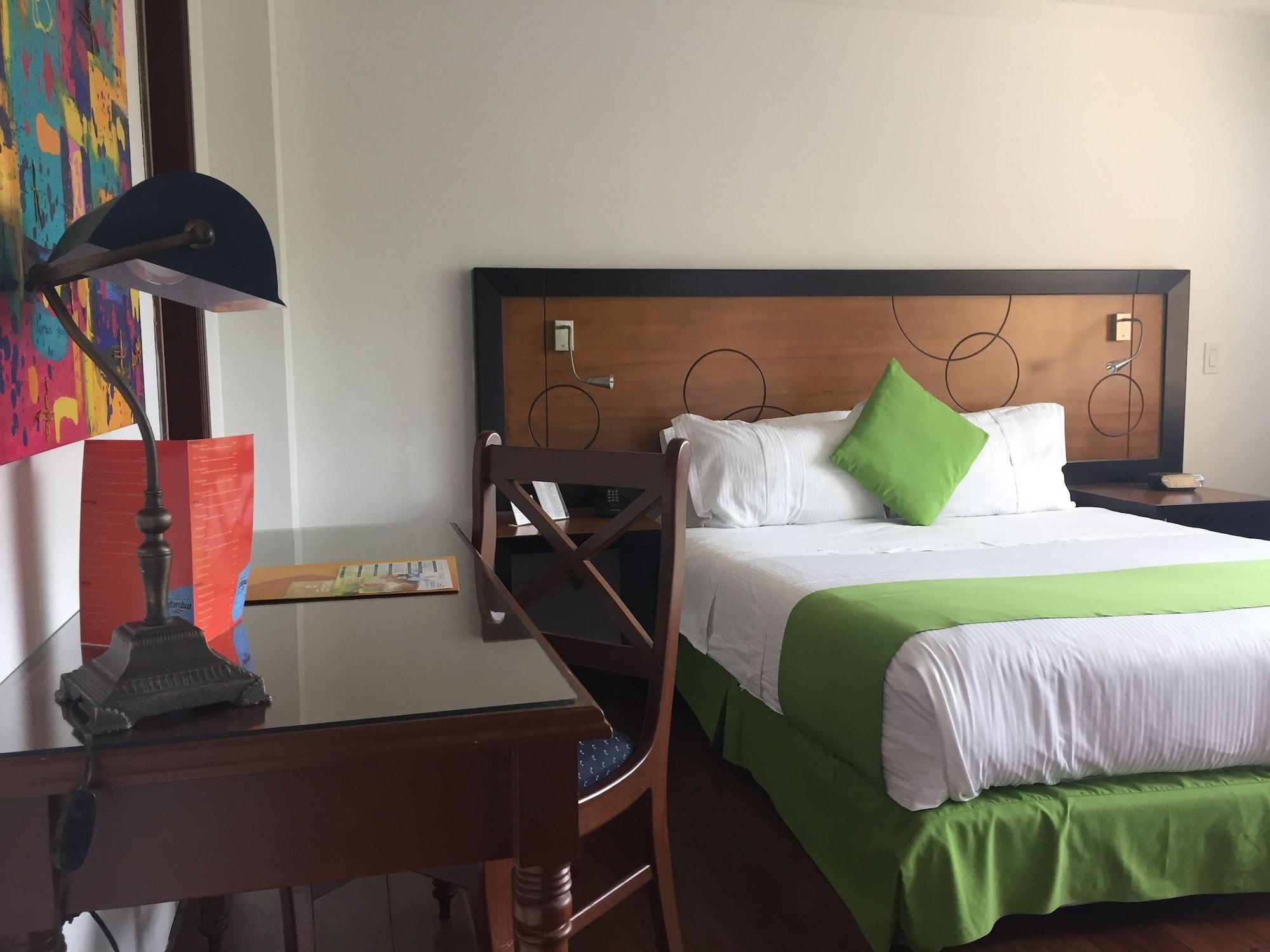 Hotel Emaus Bogotá Zewnętrze zdjęcie
