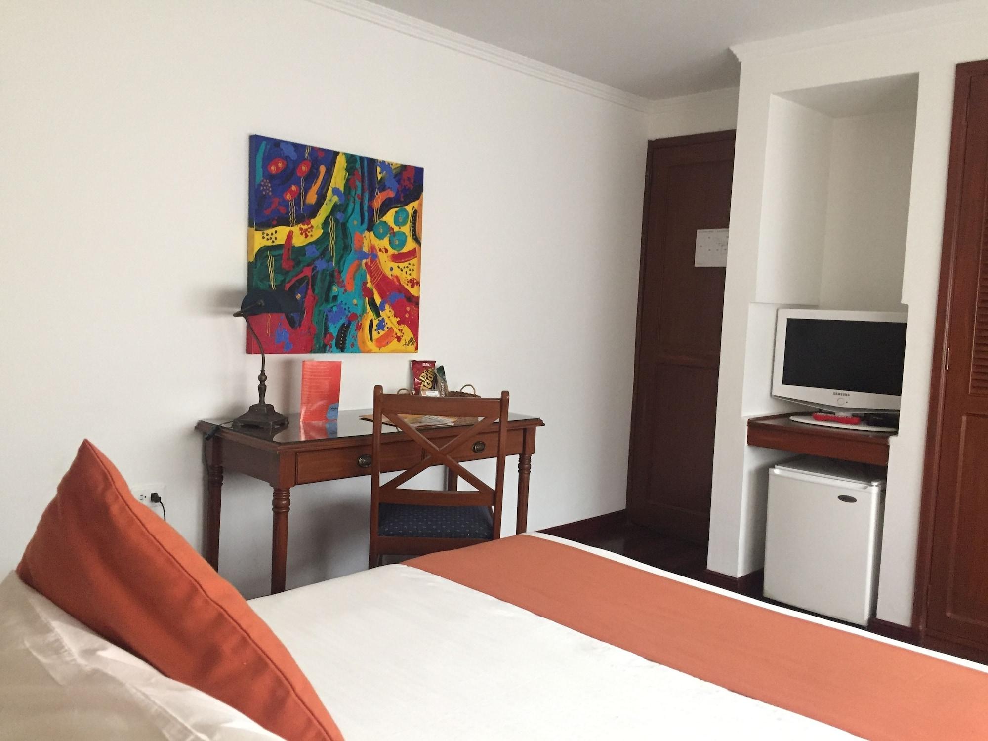 Hotel Emaus Bogotá Zewnętrze zdjęcie