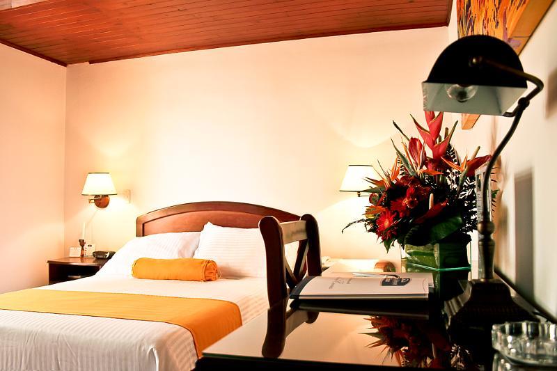 Hotel Emaus Bogotá Zewnętrze zdjęcie